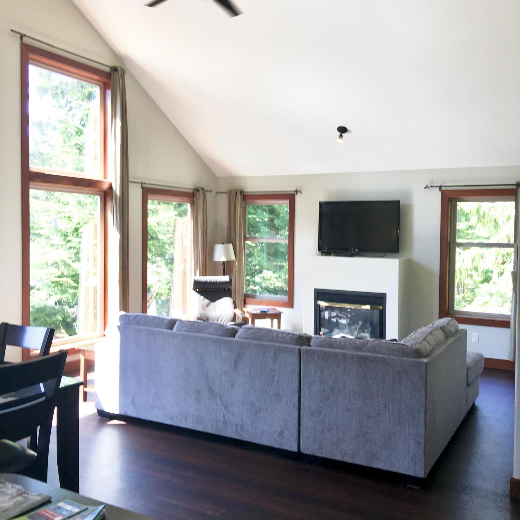 Cobble Wood And Bird Sanctuary Guest Houses 토피노 외부 사진
