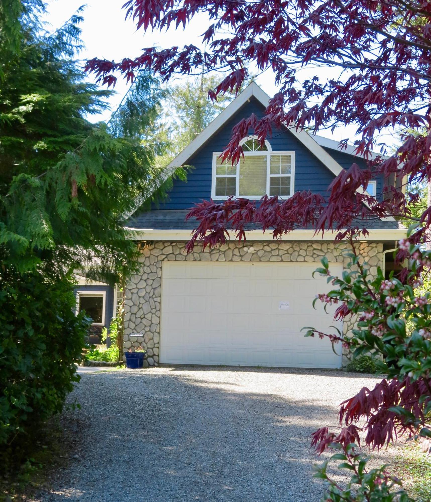 Cobble Wood And Bird Sanctuary Guest Houses 토피노 외부 사진